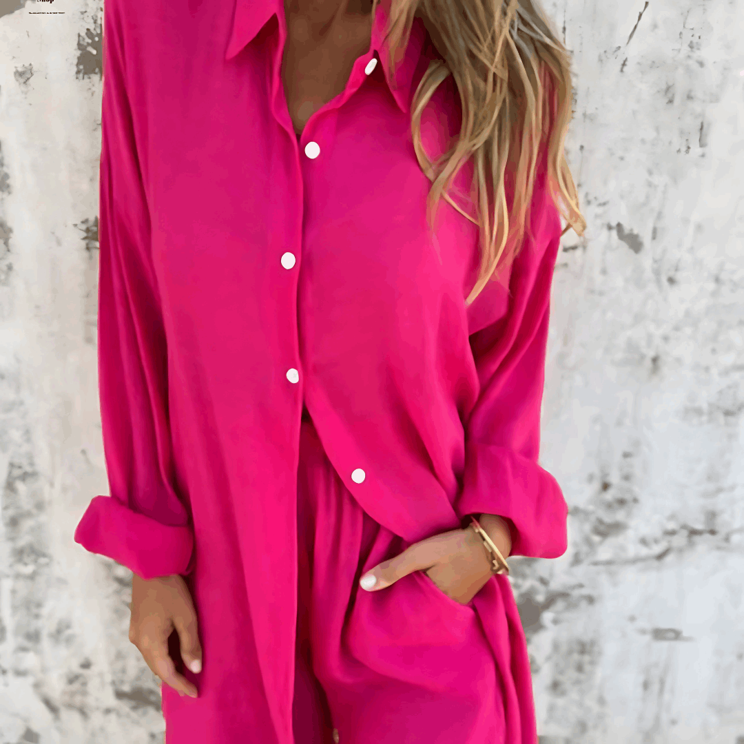 Nina luchtige blouse set – elegante damesoutfit bestaande uit een luchtige blouse en bijpassende broek, perfect voor zomerse dagen of casual uitjes.