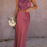 Elegante Satijnen Maxi Jurk met Hoge Hals en Mouwloos Design