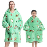 AvoCozy unisex hoodie deken – zachte sherpa en flanel, comfortabele oversized pasvorm voor ultiem warmte- en relaxcomfort.