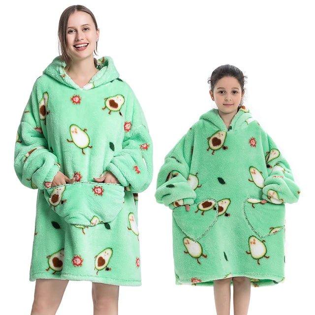 AvoCozy unisex hoodie deken – zachte sherpa en flanel, comfortabele oversized pasvorm voor ultiem warmte- en relaxcomfort.