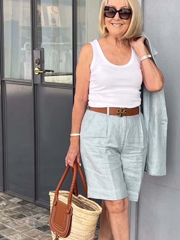 Tweedelige set – bloemenjas en korte broek voor een frisse, luchtige lentelook. Stijlvol, comfortabel en perfect voor het warmere seizoen.