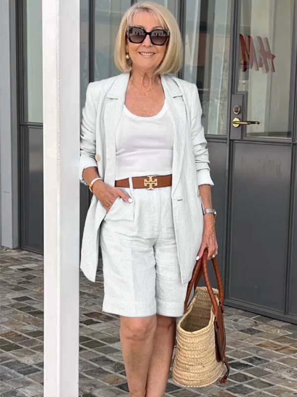 Tweedelige set – bloemenjas en korte broek voor een frisse, luchtige lentelook. Stijlvol, comfortabel en perfect voor het warmere seizoen.
