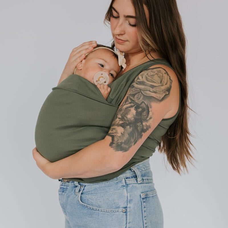 SnugNest draagshirt – innovatief unisex shirt dat ouder en baby dichtbij houdt, ergonomisch design van ademende stof voor comfort en bonding.