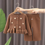 MiniCuddle meisjes tweedelige winterset met schattige beertjesprint, gemaakt van warme en zachte stof – comfortabele en knusse outfit voor koude dagen.