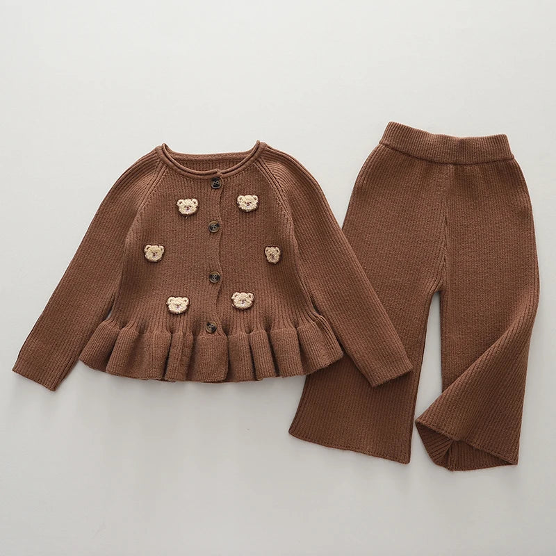 MiniCuddle meisjes tweedelige winterset met schattige beertjesprint, gemaakt van warme en zachte stof – comfortabele en knusse outfit voor koude dagen.