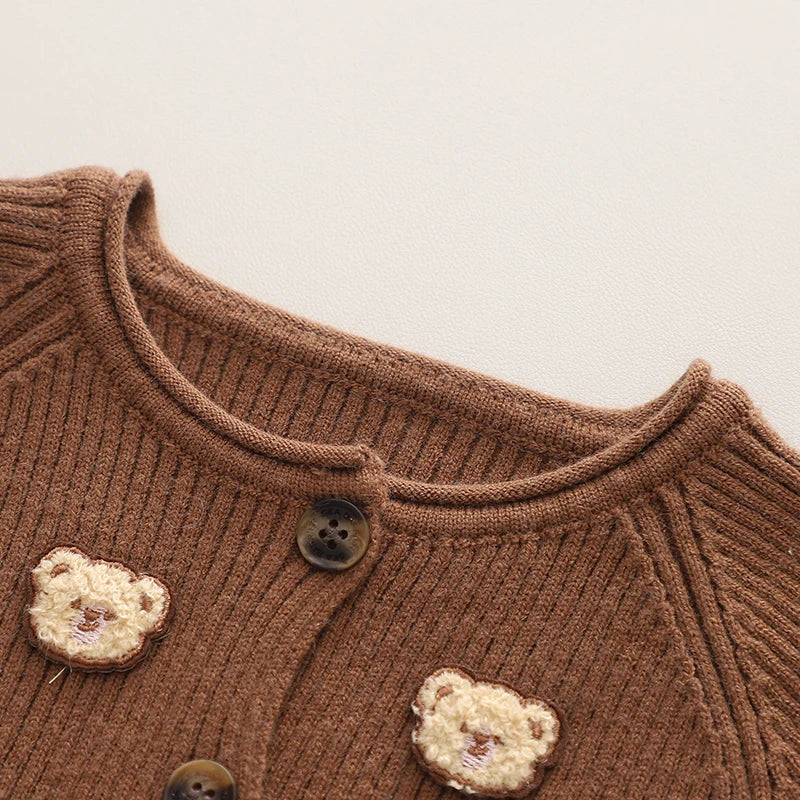 MiniCuddle meisjes tweedelige winterset met schattige beertjesprint, gemaakt van warme en zachte stof – comfortabele en knusse outfit voor koude dagen.