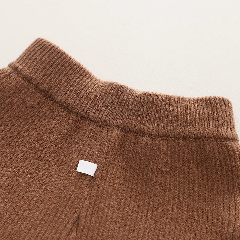 MiniCuddle meisjes tweedelige winterset met schattige beertjesprint, gemaakt van warme en zachte stof – comfortabele en knusse outfit voor koude dagen.