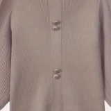 Jovana – Elegante gebreide top voor dames – Stijlvolle en veelzijdige top met een verfijnde pasvorm, perfect voor zowel casual als chique outfits. Ideaal voor laagjes in het koude seizoen of een comfortabele, stijlvolle look.