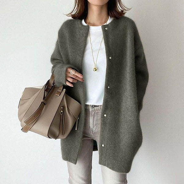 Esmee trendy damesvest – zachte en comfortabele cardigan met modern design, perfect voor casual outfits en stijlvolle laagjes.