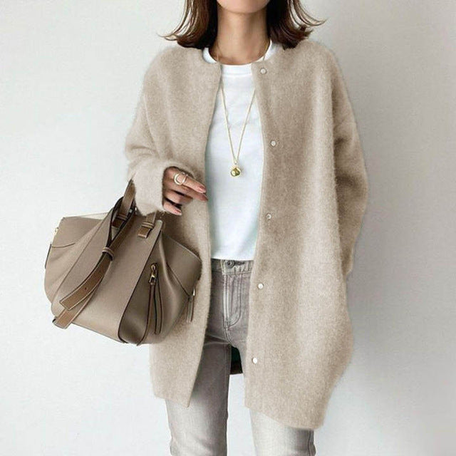 Esmee trendy damesvest – zachte en comfortabele cardigan met modern design, perfect voor casual outfits en stijlvolle laagjes.