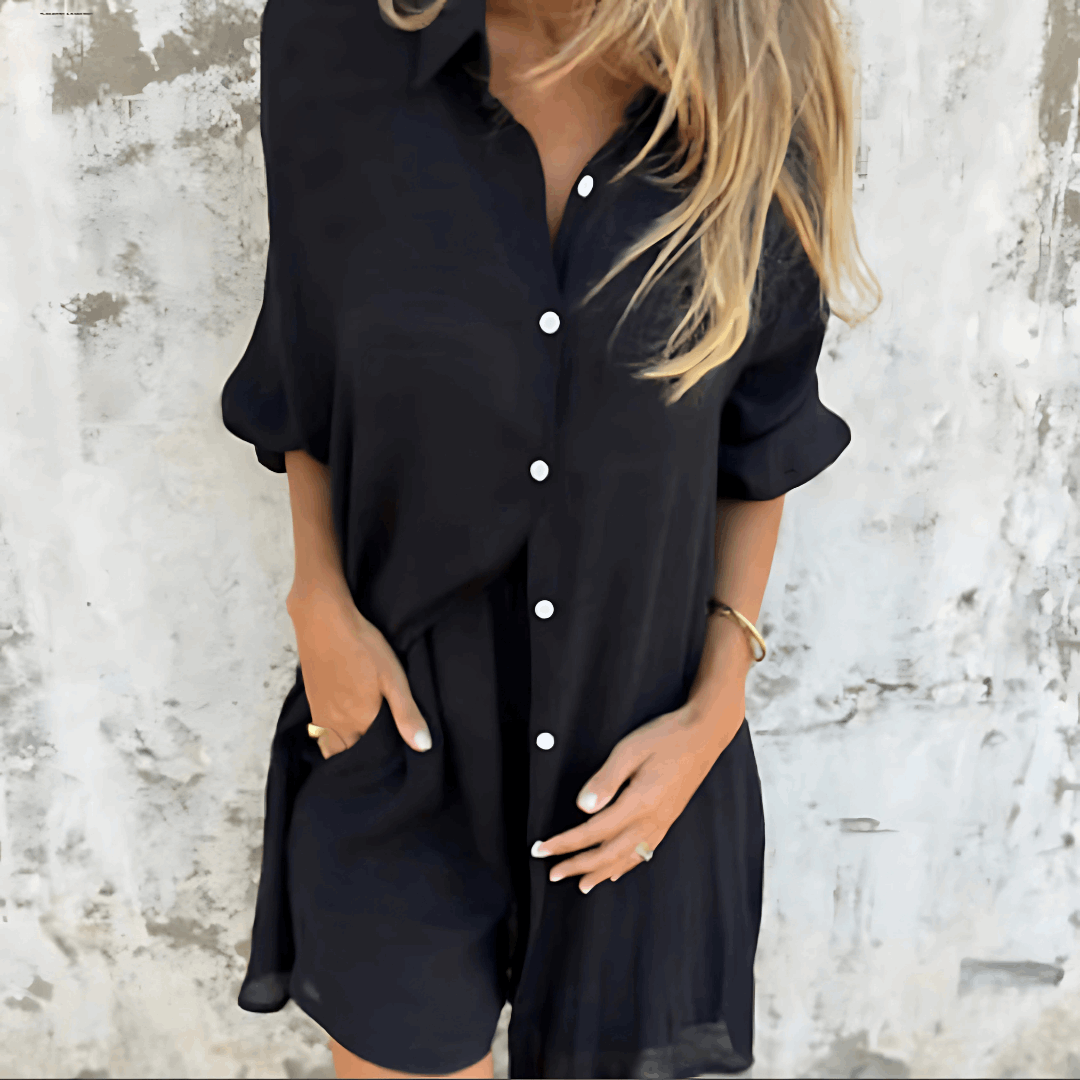 Nina luchtige blouse set – elegante damesoutfit bestaande uit een luchtige blouse en bijpassende broek, perfect voor zomerse dagen of casual uitjes.